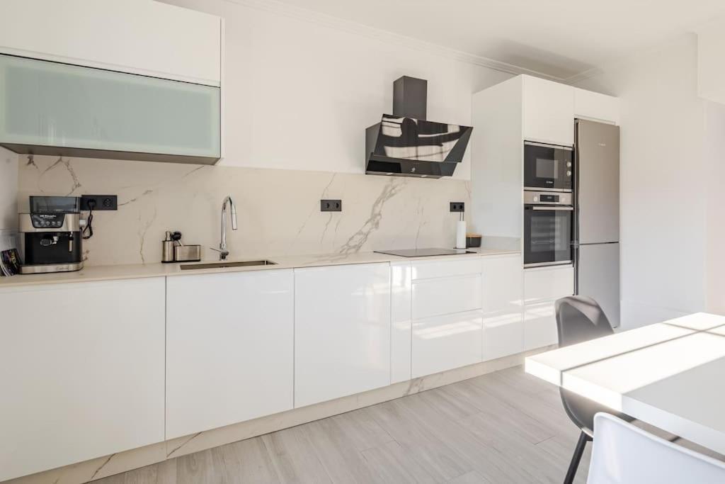 A Neida Casa Con Terraza Con Vistas Al Mar Villa Cee Exteriör bild